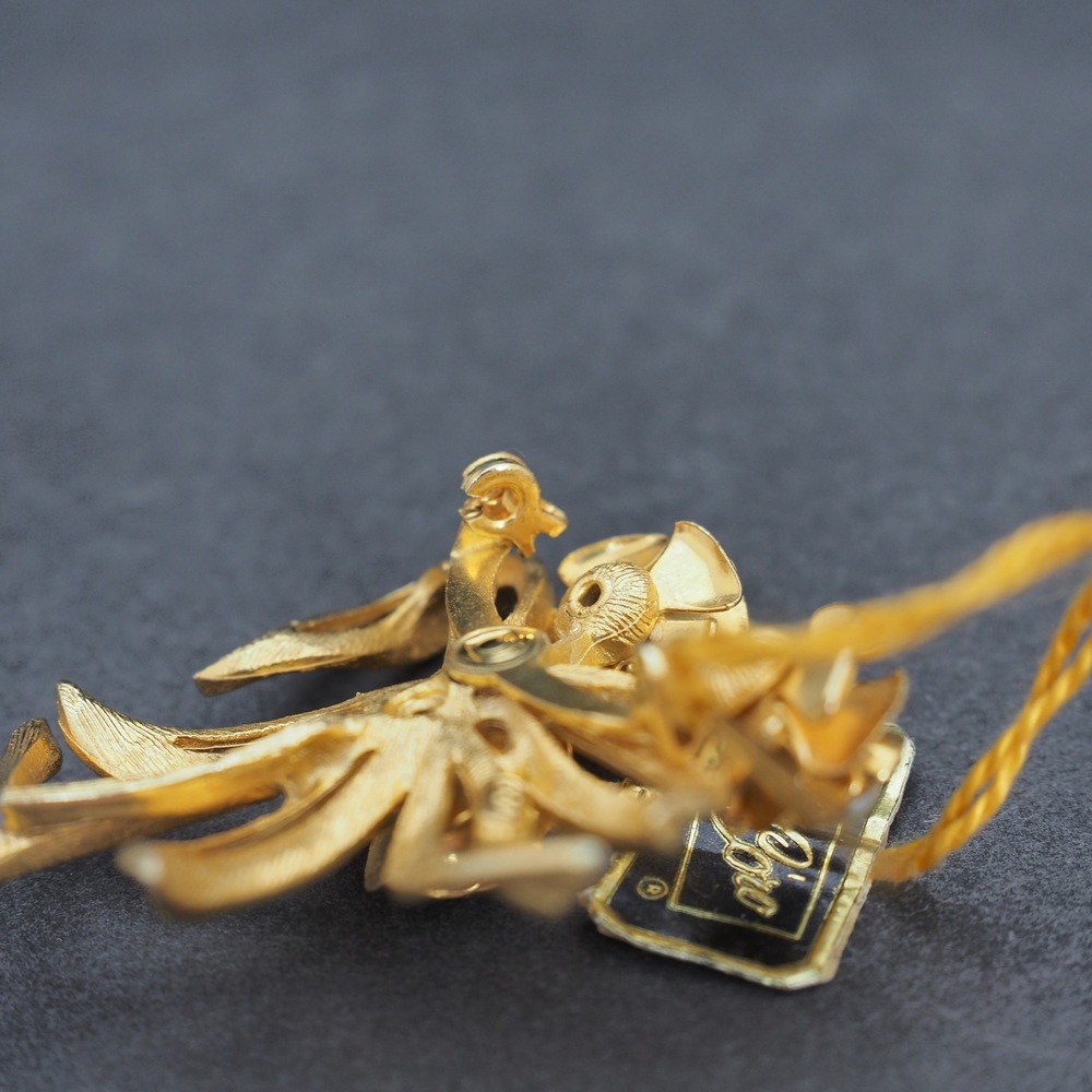 Coro Rose Brooch Pin Gold Tone Pearl Flower Bouquet Ribbon Bow Textured Vintage - Picture 10 of 13